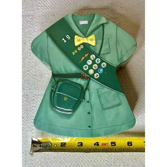 Girl Scout Tin Uniform Shaped 2019 Limited Edition Badges - Picture 8 of 9